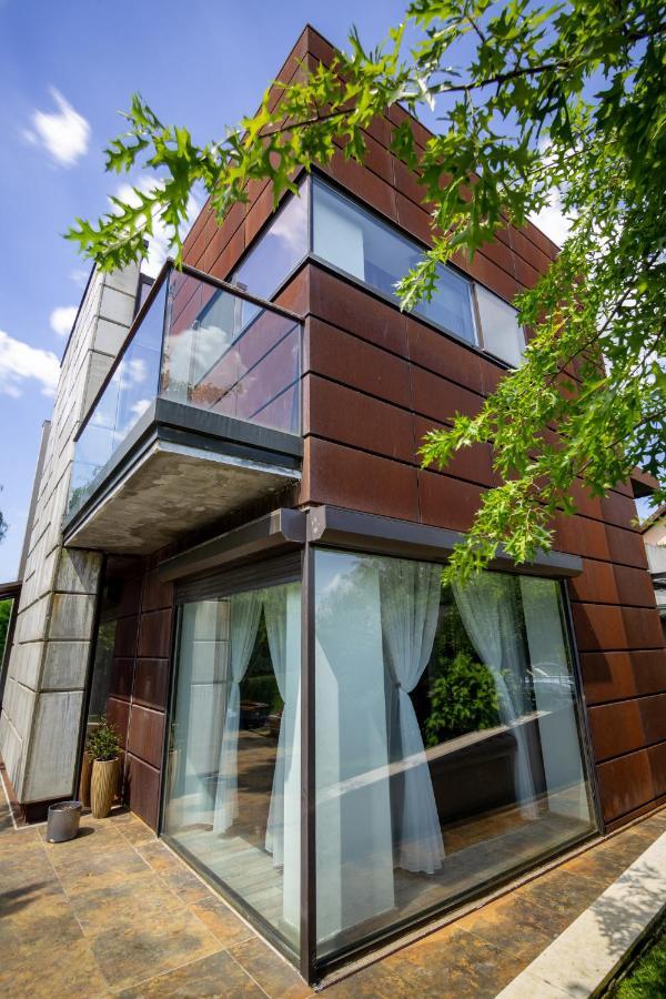 Kubiq Residence Giarmata Экстерьер фото
