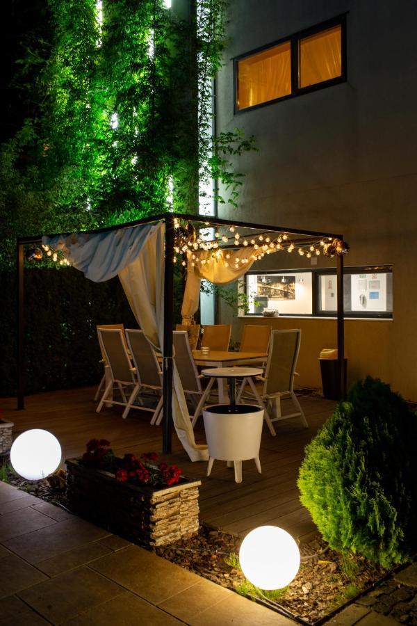 Kubiq Residence Giarmata Экстерьер фото