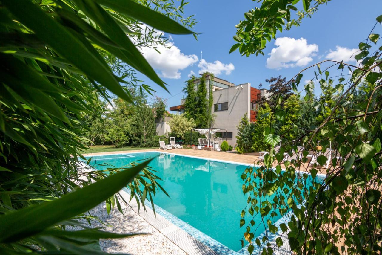 Kubiq Residence Giarmata Экстерьер фото