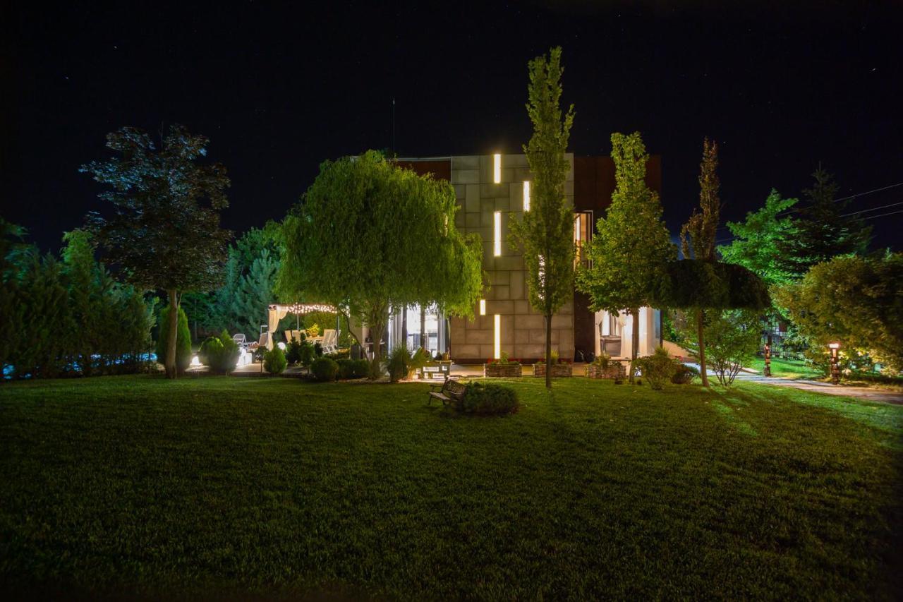 Kubiq Residence Giarmata Экстерьер фото