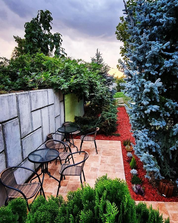 Kubiq Residence Giarmata Экстерьер фото
